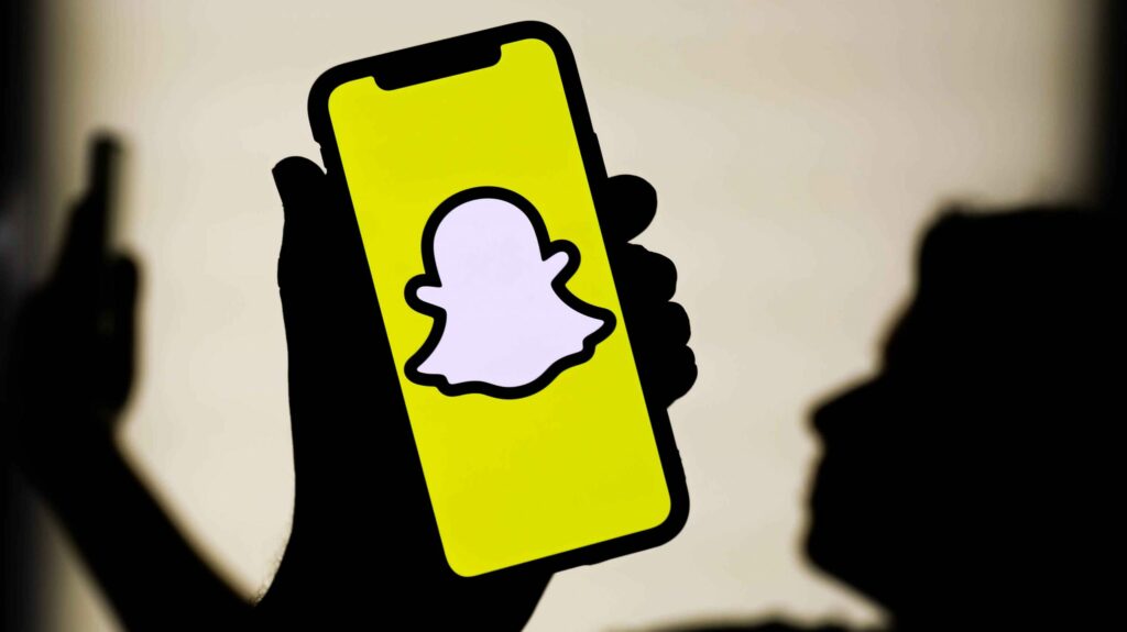 Catfishing, Belästigung, Missbrauch: Die Gefahren die durch Snapchat besonders für junge Menschen ausgehen sind groß. Die Kidnerschutzmaßnahmen der Plattform sollen deshalb geprüft werden.