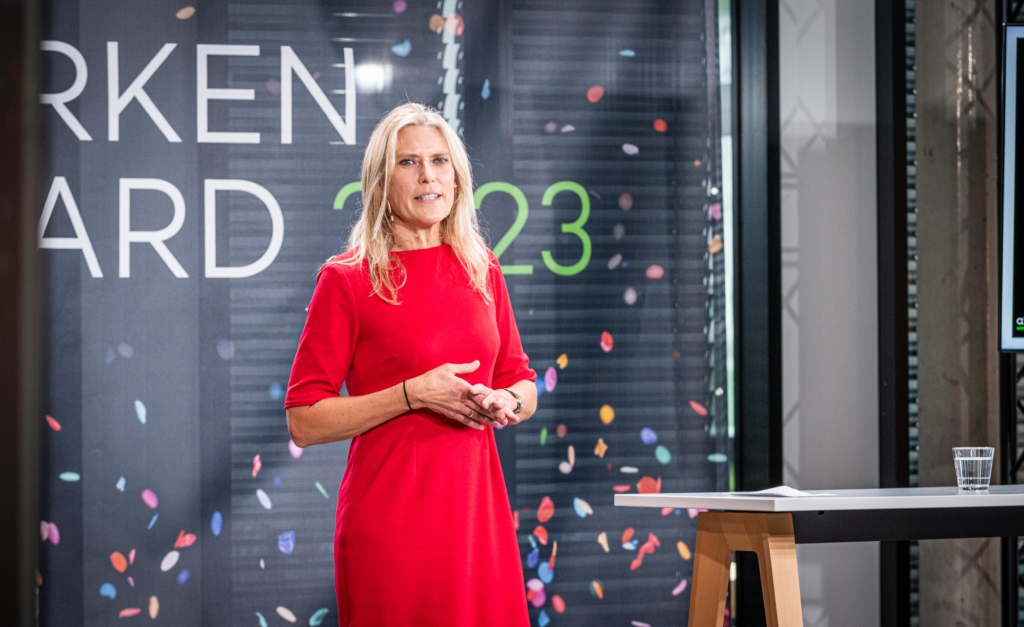 Imke Jendrosch, die Global CMO bei Ergo, hebt das Potenzial von KI hervor: "Die Entwicklungszeiten von Kampagnen werden sich dramatisch verkürzen." Sie räumt allerdings auch ein: "Vielleicht überholt Geschwindigkeit Excellenz." (©Foto Vogt)