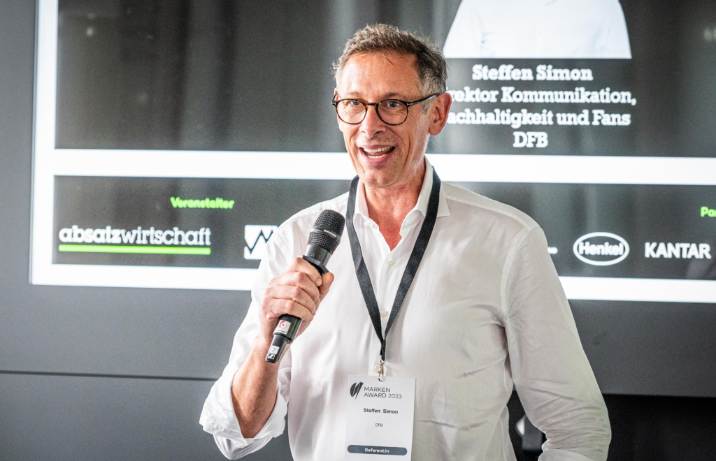 „Fußball verbindet Menschen miteinander. Sie kommen zusammen. Und da, wo Menschen zusammenkommen, entsteht erstmal etwas Gutes.“  (©Foto Vogt)