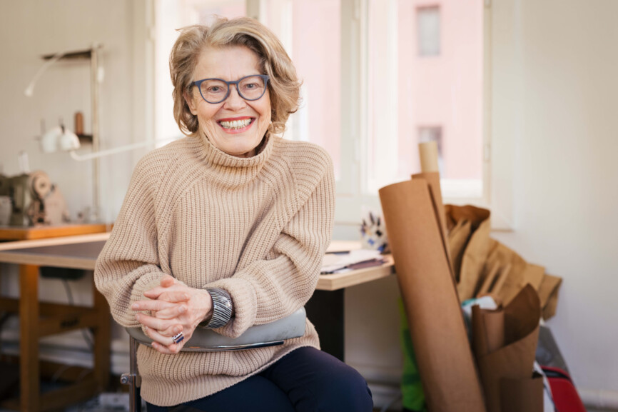Elke Jensen, Designerin und Gründerin von City Caddy, verwandelte ihre Vision von stilvoller Mobilität in eine innovative Gehhilfe.