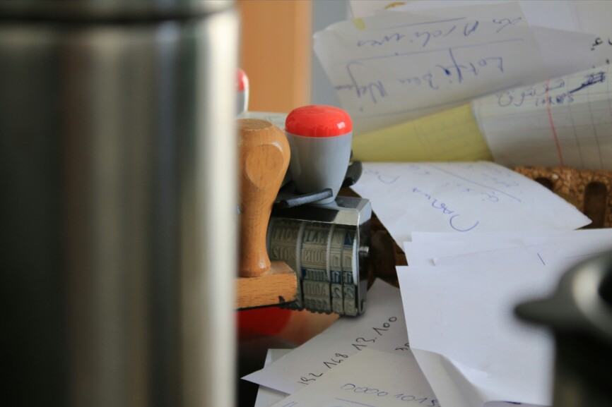 Überregulierung : Stempel in Zettelwust
