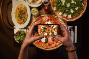 01_PIZZA_TOPSHOT_02
