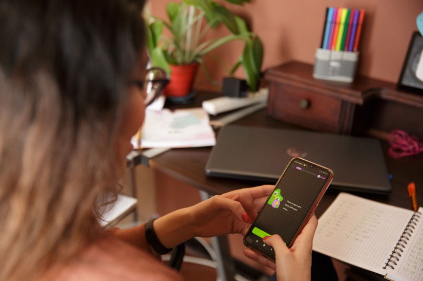 Learner with Duolingo App 2_c_Duolingo