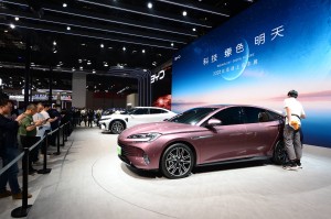 Präsentation der chinesischen Automarke BYD bei der Shanghai Automesse 2023.