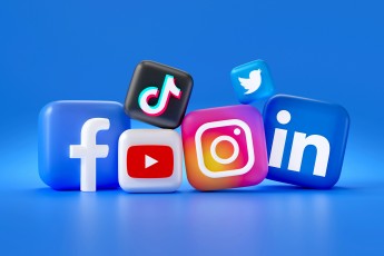 Wenige Tech-Riesen dominieren seit Jahren die sozialen Netzwerke und lenken somit den digitalen Informationsfluss.