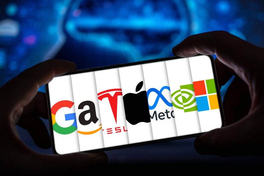 Largest American technology companies displayed on mobile device Largest American technology companies displayed on mobi