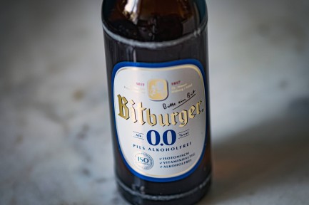 Lebensmittel: Bitburger 0,0 alkoholfreies Bier Lebensmittel *** Food Bitburger 0,0 non-alcoholic beer Food
