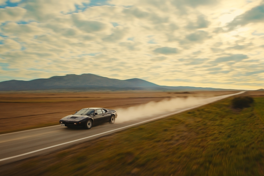 BMW und Jung von Matt präsentieren iX3-Kampagne: Tradition trifft Aufbruch