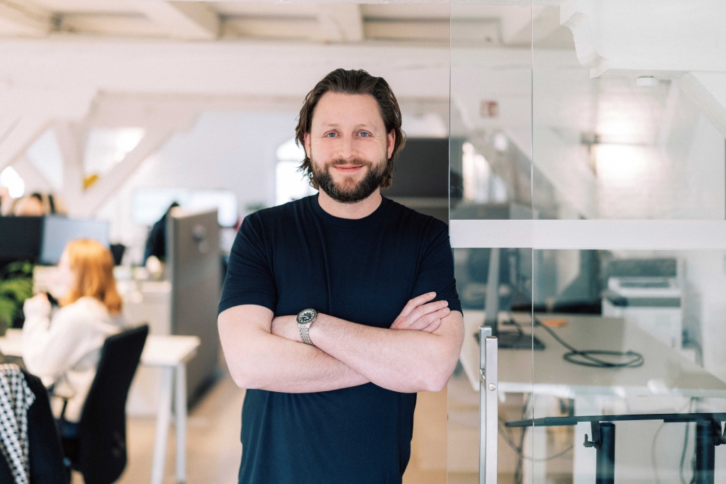 „Google bestimmt nicht mehr, wer Traffic bekommt und wer nicht. Das ist eine gute Nachricht für den E-Commerce“, sagt Tim Böker, CEO von Gartenhaus.com. (© Gartenhaus.com)
