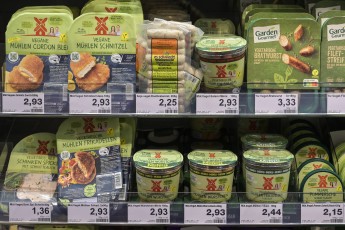 Die Rügenwalder Mühle weitet seit Jahren ihr veganes Sortiment - jetzt stehen viele Produkte vor einem möglichen Namensverbot.