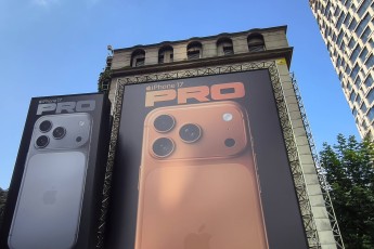 Apple iPhone Large outdoor advertisement for iPhone 17 PRO smartphone outside Apple s official brand store in Shanghai, China on November 24, 2025. Shanghai Shanghai China PUBLICATIONxNOTxINxCHN Copyright: xCFOTOx i1764036128299