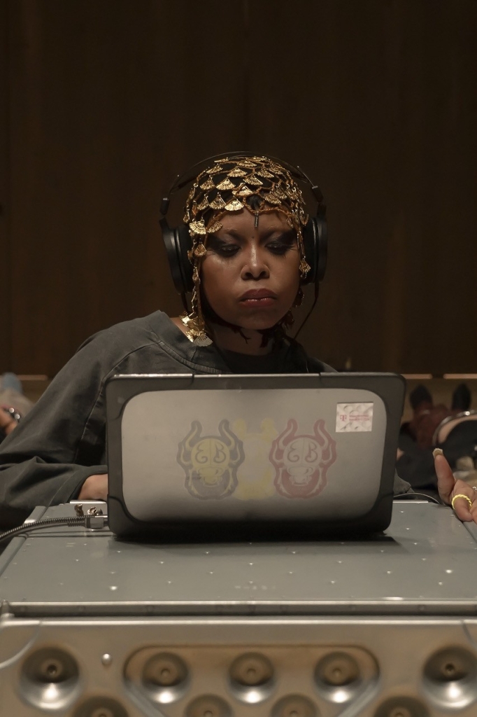 Neo-Soul-Sängerin Erykah Badu im Reethaus Berlin (Credit Nadira Tania).