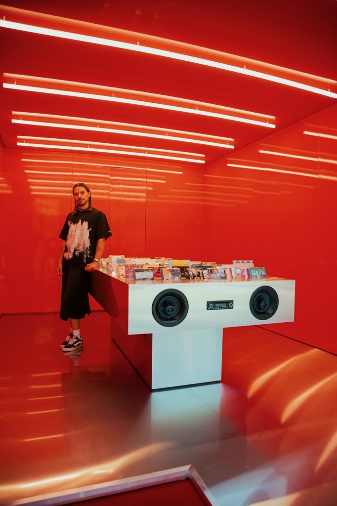 Harry Nuriev x Telekom Electronic Beats (Credit: Alejandro Arretureta).