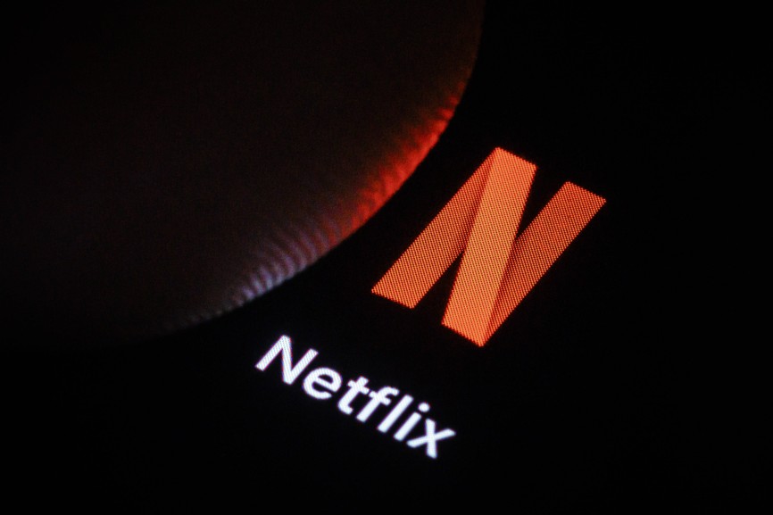 Netflix testet in der Smartphone-APp bereits einen Senkrecht-Feed mit Clips. In Zukunft könnten Ausschnitte aus Video-Podcasts dazukommen.