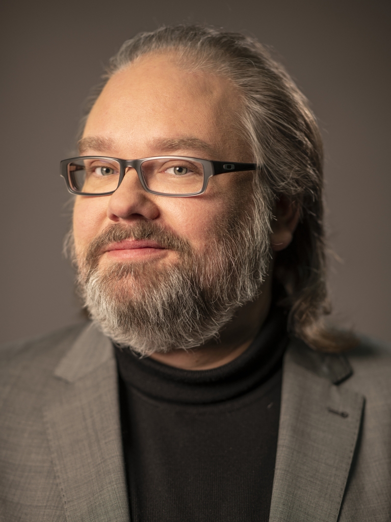 „Da Marken als Auftraggeber meist als ‚Betreiber‘ der KI gelten und entsprechende Pflichten haben, haften sie im Regelfall für die Einhaltung der Regeln“, sagt Joerg Heidrich, Fachanwalt für IT-Recht. (© Heidrich Rechtsanwälte)