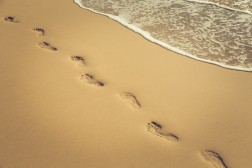 KI ist im Marketing bereits allgegenwärtig. Der neue HubSpot-Report zeigt: Spuren der Menschlichkeit dürfen dabei nicht fehlen.