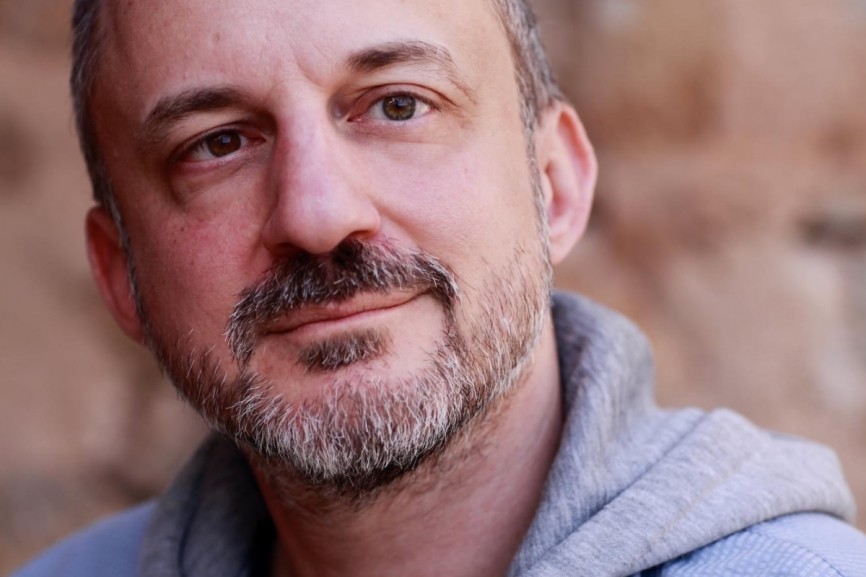 Gabriel Yoran ist Autor, Unternehmer und Berater. 