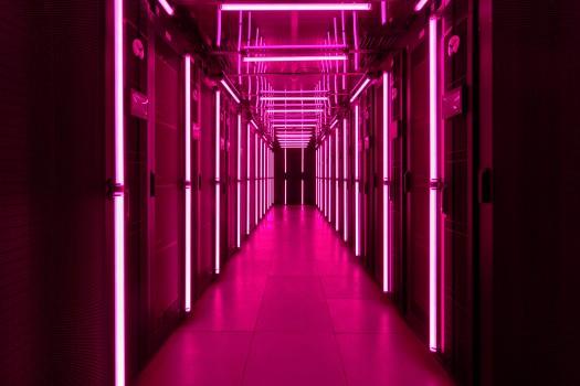 Erst vor wenigen Wochen hat die Telekom ein neues KI-Rechenzentrum in München eröffnet. Nun kündigt der Konzern die nächste KI-Innovation an.