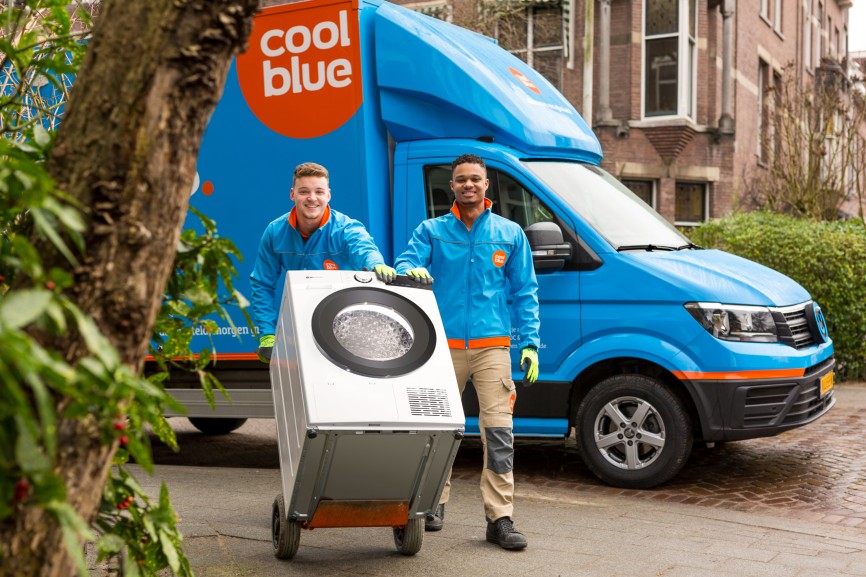 Beratung, Lieferung, Installation - die erste TV-Kampagne von Coolblue in Deutschland zeigt die gesamte Costumer Journey - inklusive der echten Mitarbeitenden.