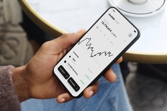 Trade Republic zählt mehr als zehn Millionen Kunden in Europa, davon über fünf Millionen in Deutschland. Nun bessert der Online-Broker beim Kundenservice nach.