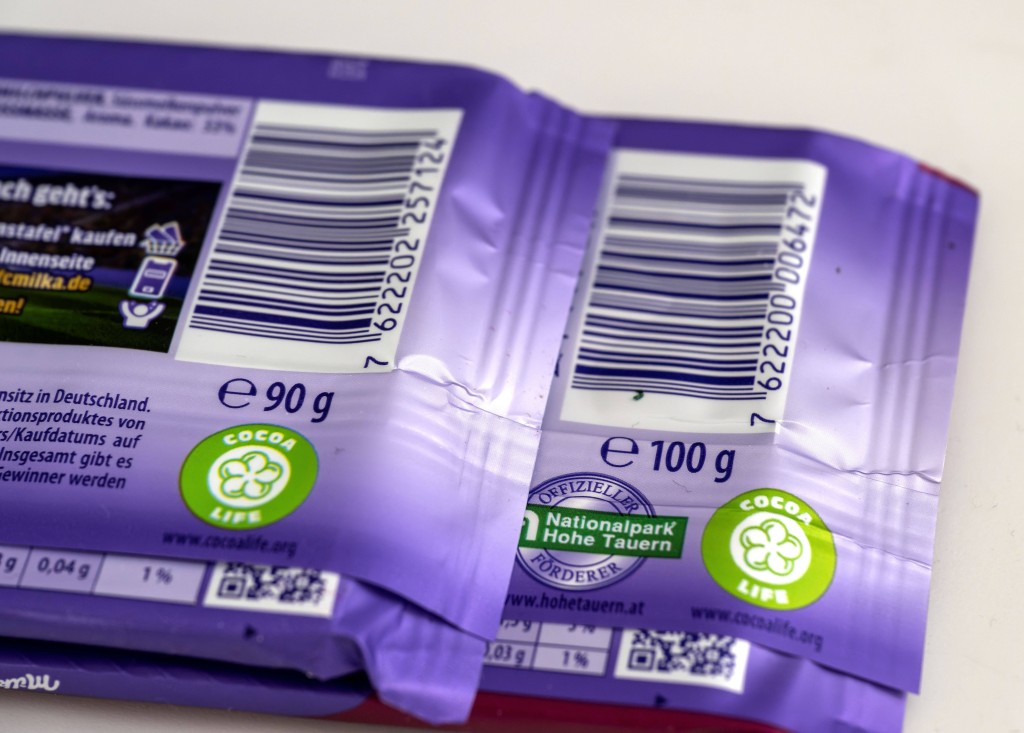 Die Verbraucherzentrale Hamburg wirft dem Milka-Hersteller Mondelez Mogelei vor.