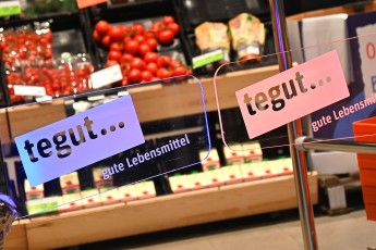 Migros macht die Marke Tegut in Deutschland dicht. Enige hiesige Lebensmittelhändler haben Interesse an den Standorten bekundet.