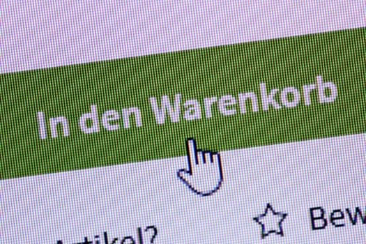 Immer mehr Konsumenten beziehen KI in ihre Kaufentscheidungen ein – teils bis hin zum direkten Kaufabschluss.