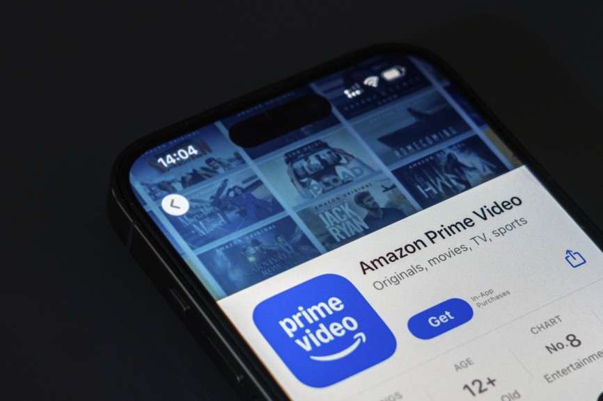 Wer keine Werbung bei Amazon Prime Video sehen will, muss 2,99 Euro mehr zahlen. Ist das rechtskonform?