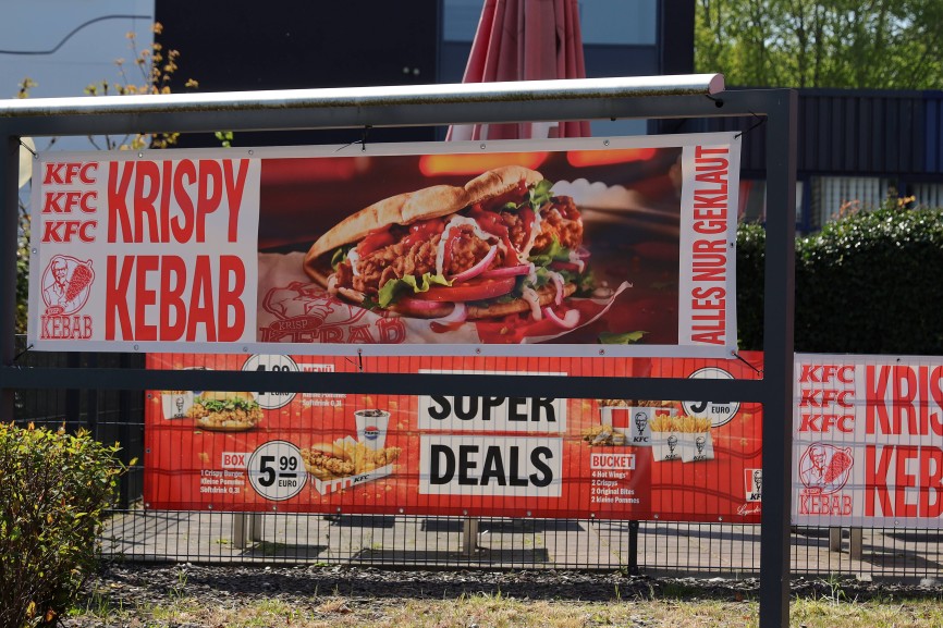21.04.2026, - Deutschland, NRW, - Wirtschaft, Unternehmen, Fast Food, - Im Streit um Markenrechte an dem Namen Krispy Kebab, legt sich eine Bielefelder Dönerkette mit dem US-Anbieter Kentucky Fried Chicken, kurz KFC, an,