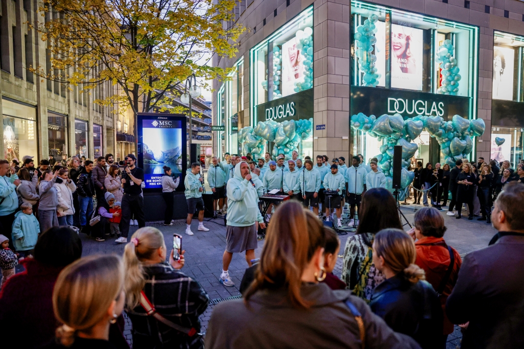 Ein Flashmob des Kölner Männerchores Die Grüngürtelrosen war nur einer von mehreren Aktionen am Eröffnungswochenende
