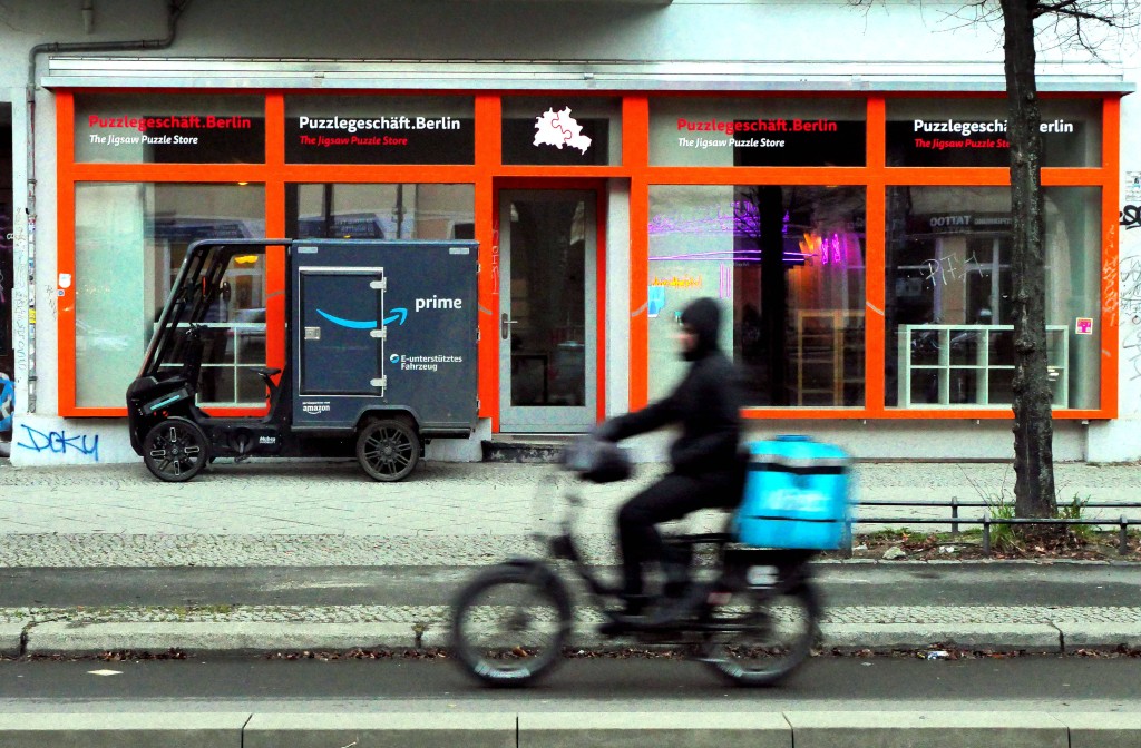 Die Menschen in Deutschland lassen sich immer mehr Einkäufe nach Hause liefern.