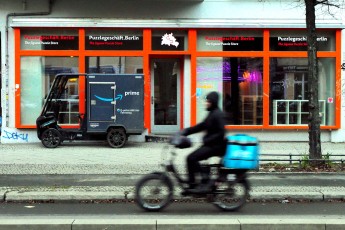 Die Menschen in Deutschland lassen sich immer mehr Einkäufe nach Hause liefern.